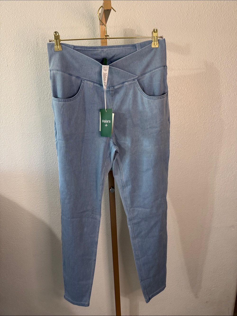 HALARA Light Blue High-Rise flex with Crossover Waistband- large regular-NWT